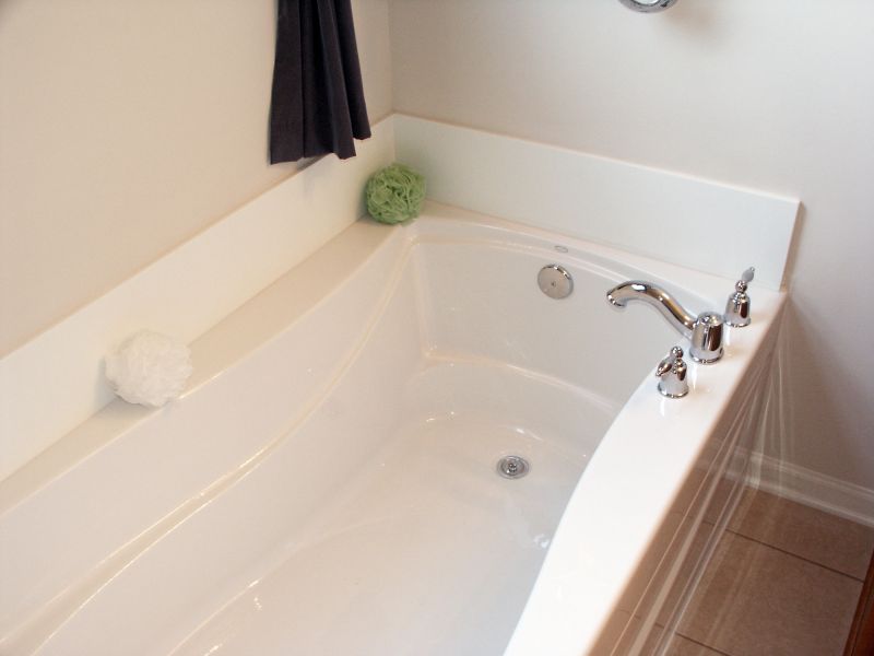 Refinished Tub in Modern Bathroom